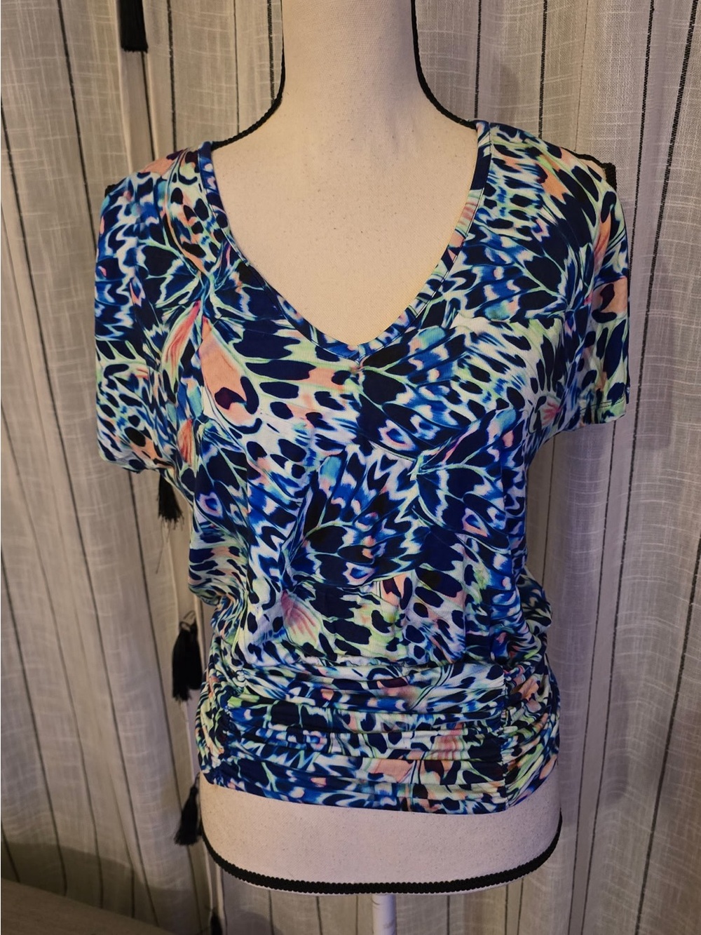 VENUS Navy, Mint & Blush Abstract V-Neck Short Sleeve Top